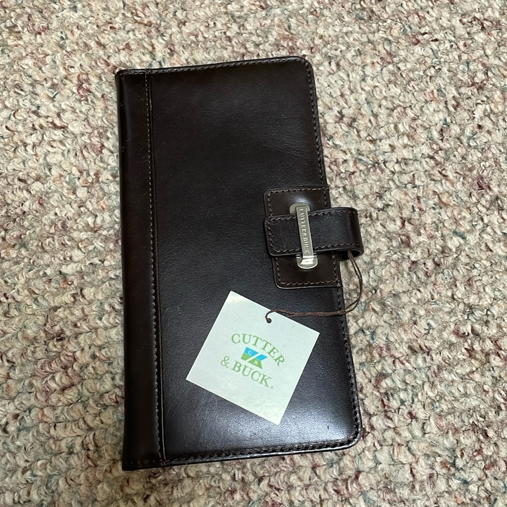 New xl cutter and buck leather wallet